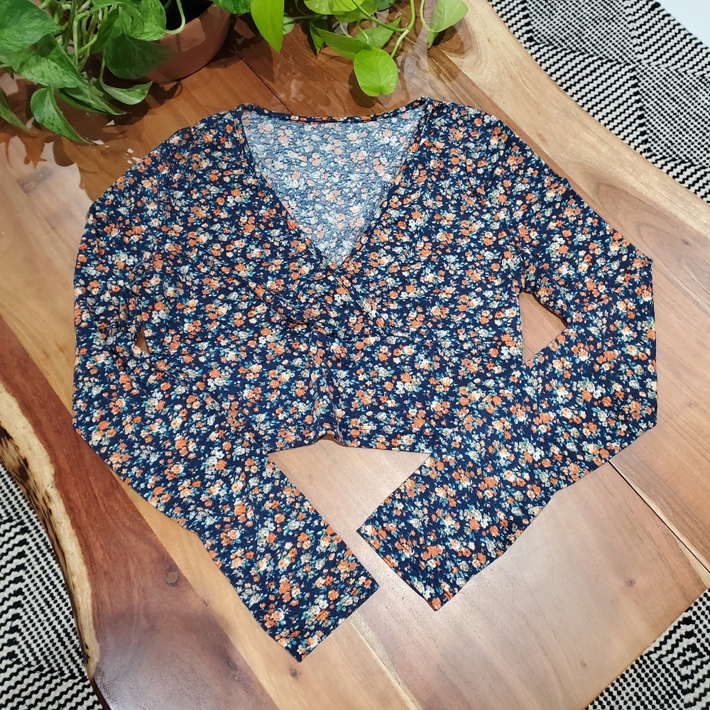 Floral Cropped Surplice Top